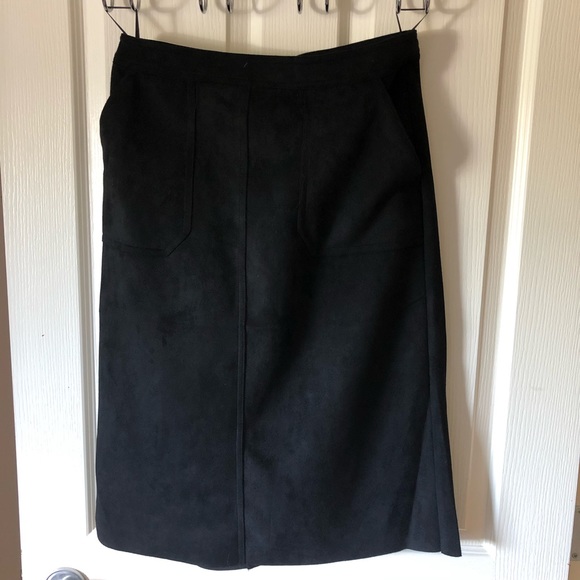 Black Faux suede skirt - Picture 4 of 6